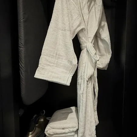 Palazzo De La Sengle Boutique מלון סנגלאה