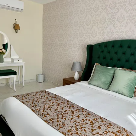 Palazzo De La Sengle Boutique *