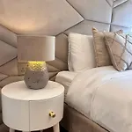Palazzo De La Sengle Boutique * سنجليا