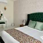 Palazzo De La Sengle Boutique *