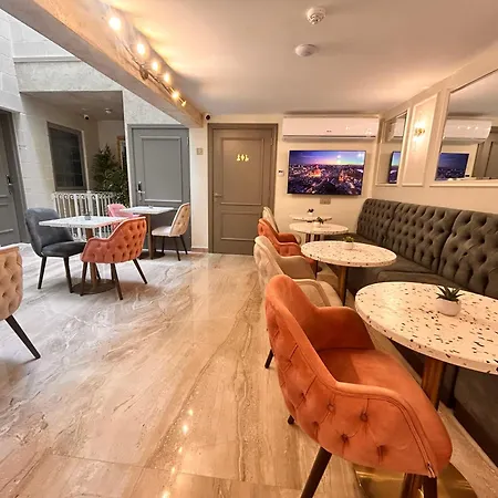 Palazzo De La Sengle Boutique سنجليا